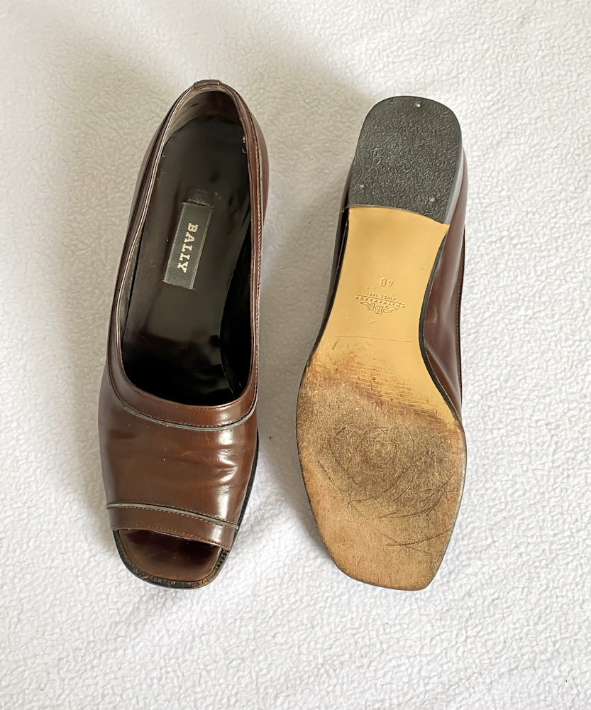 VINTAGE CHOCOLATE BALLY LOAFERS (40)