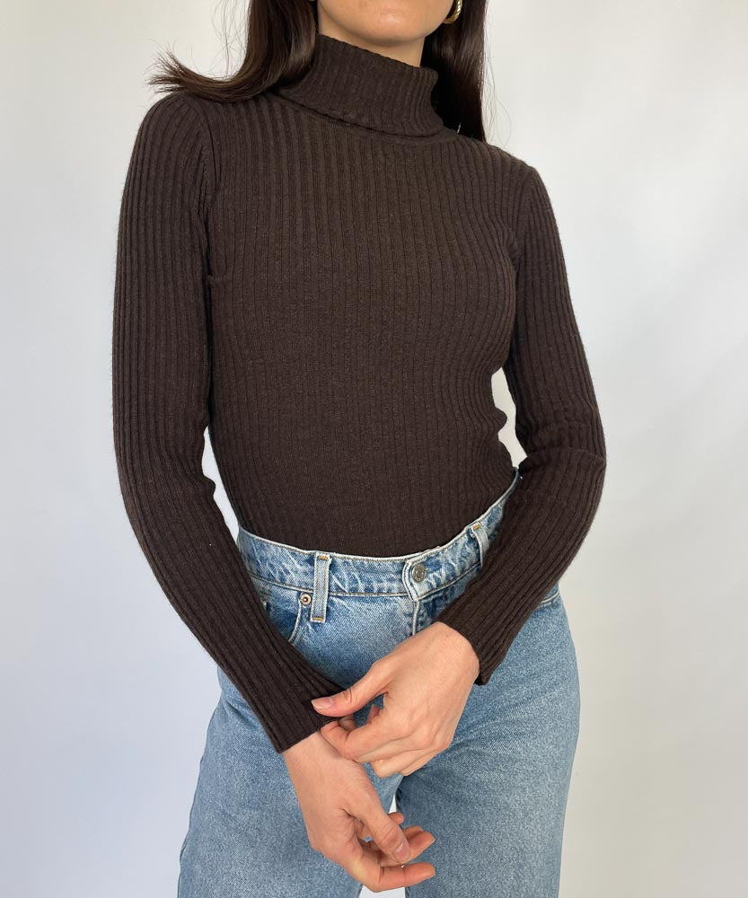 VINTAGE CHOCOLATE COUNTRY ROAD ROLL NECK KNIT (S)