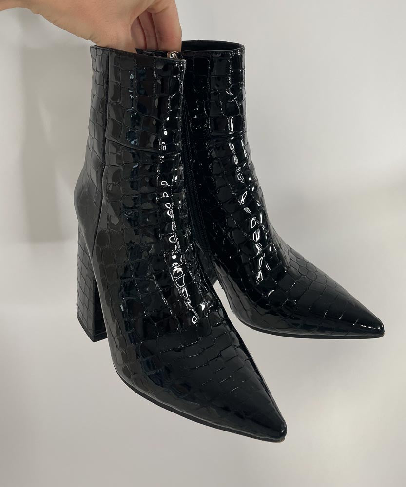 BLACK CROC PATENT LEATHER BOOTS BY ALIAS MAE (36)